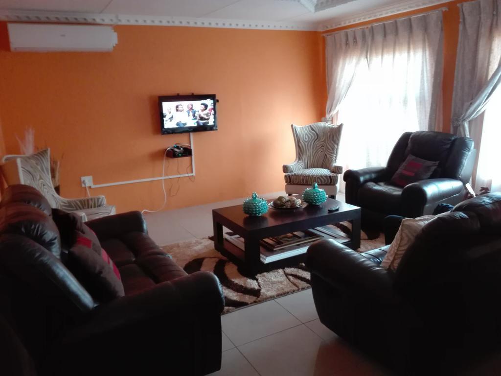 Khutsong Guests House Hotel Burgersfort Bagian luar foto